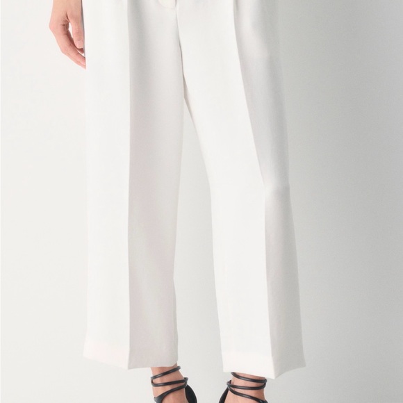 Aritzia Pants - Aritzia Effortless Pant - Cropped Light Birch